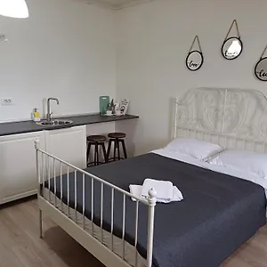 Tom's House Apartment